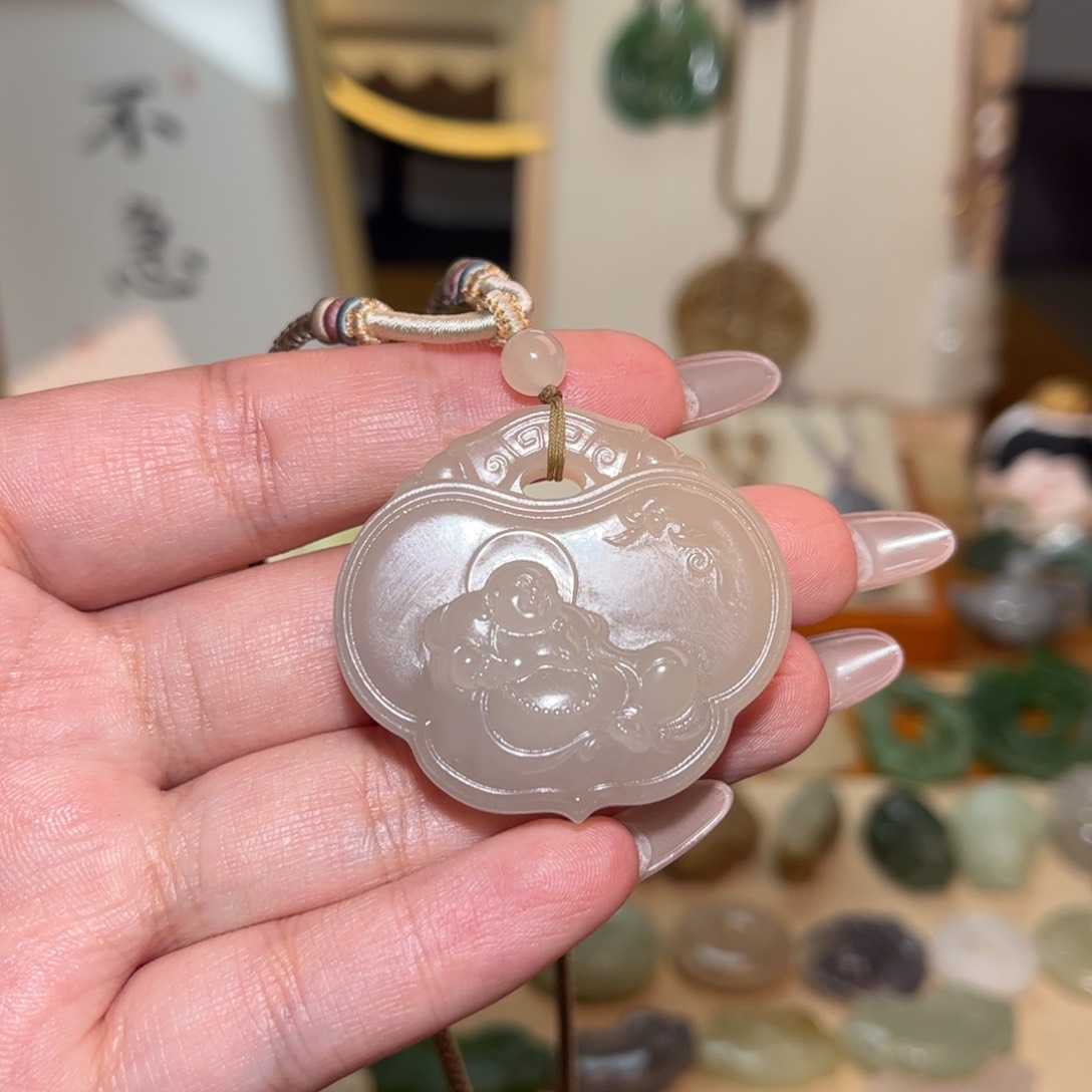 和田玉颈饰未镶嵌杰*