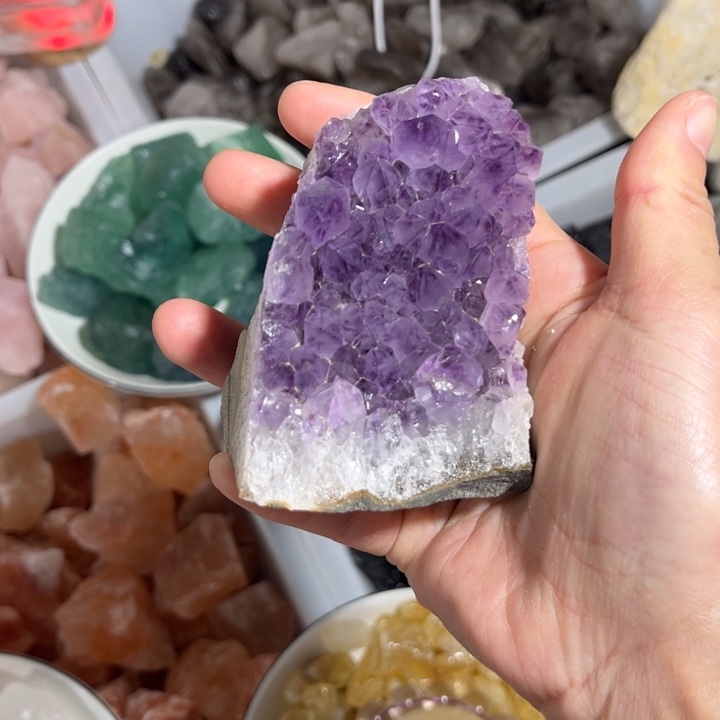 未镶嵌水晶大型摆件（非配饰）