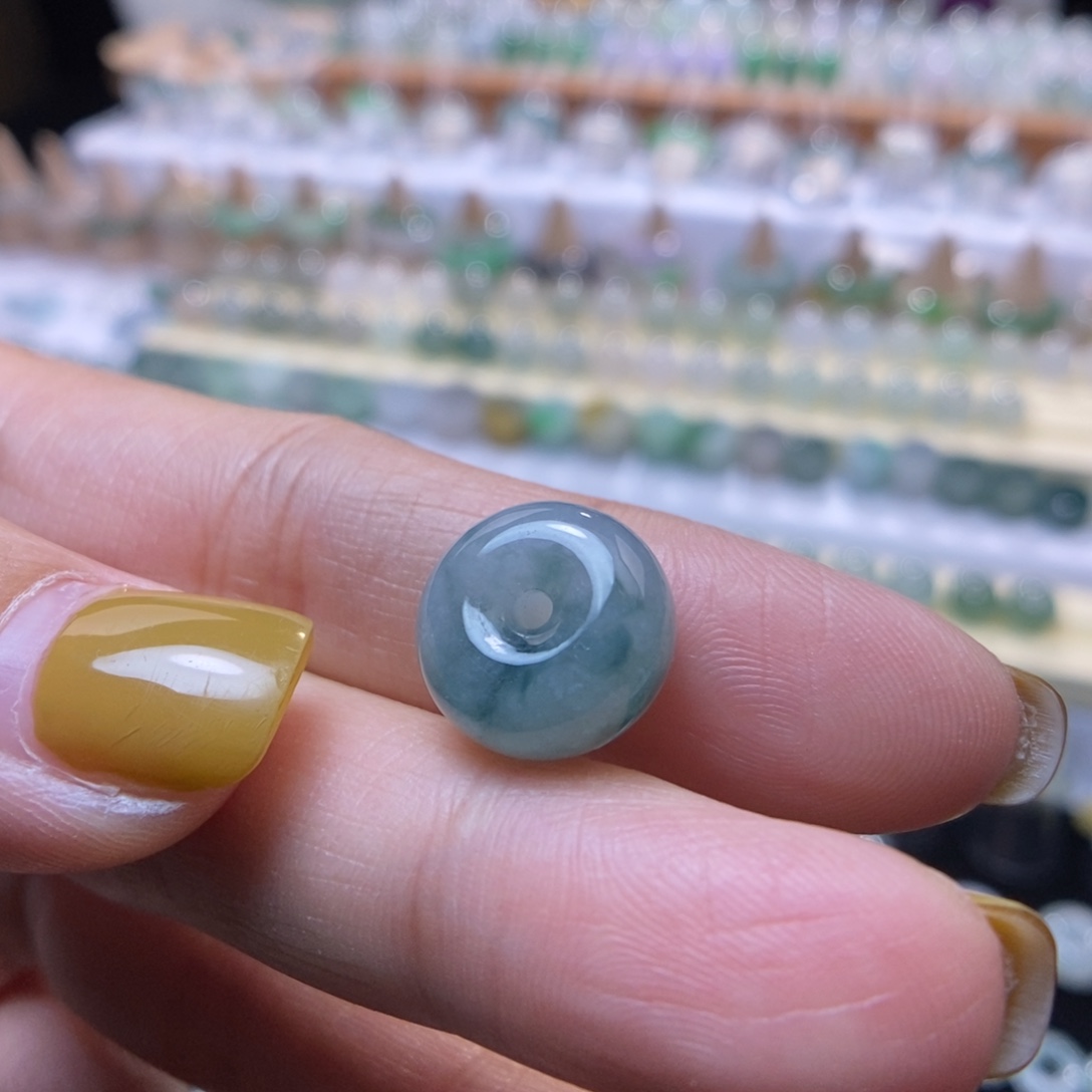 翡翠未镶嵌颈饰蓝花