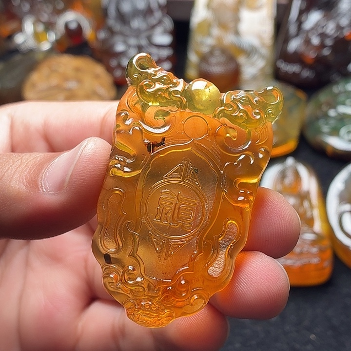 琥珀未镶嵌裸石15