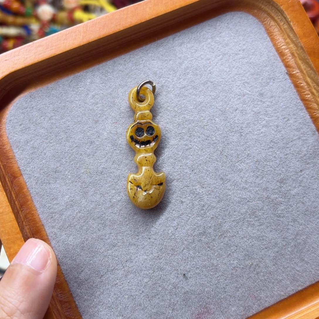 配饰设计制作出各种规格尺寸