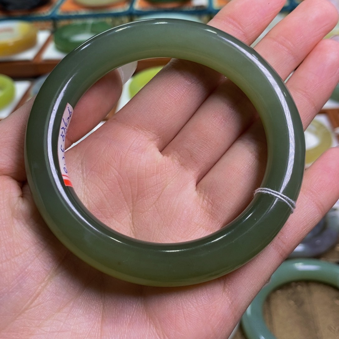 和田玉手镯未镶嵌冰底湖水绿圆条58➕