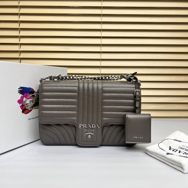 95新/普拉达/市场价23000/包包/250214RN0030