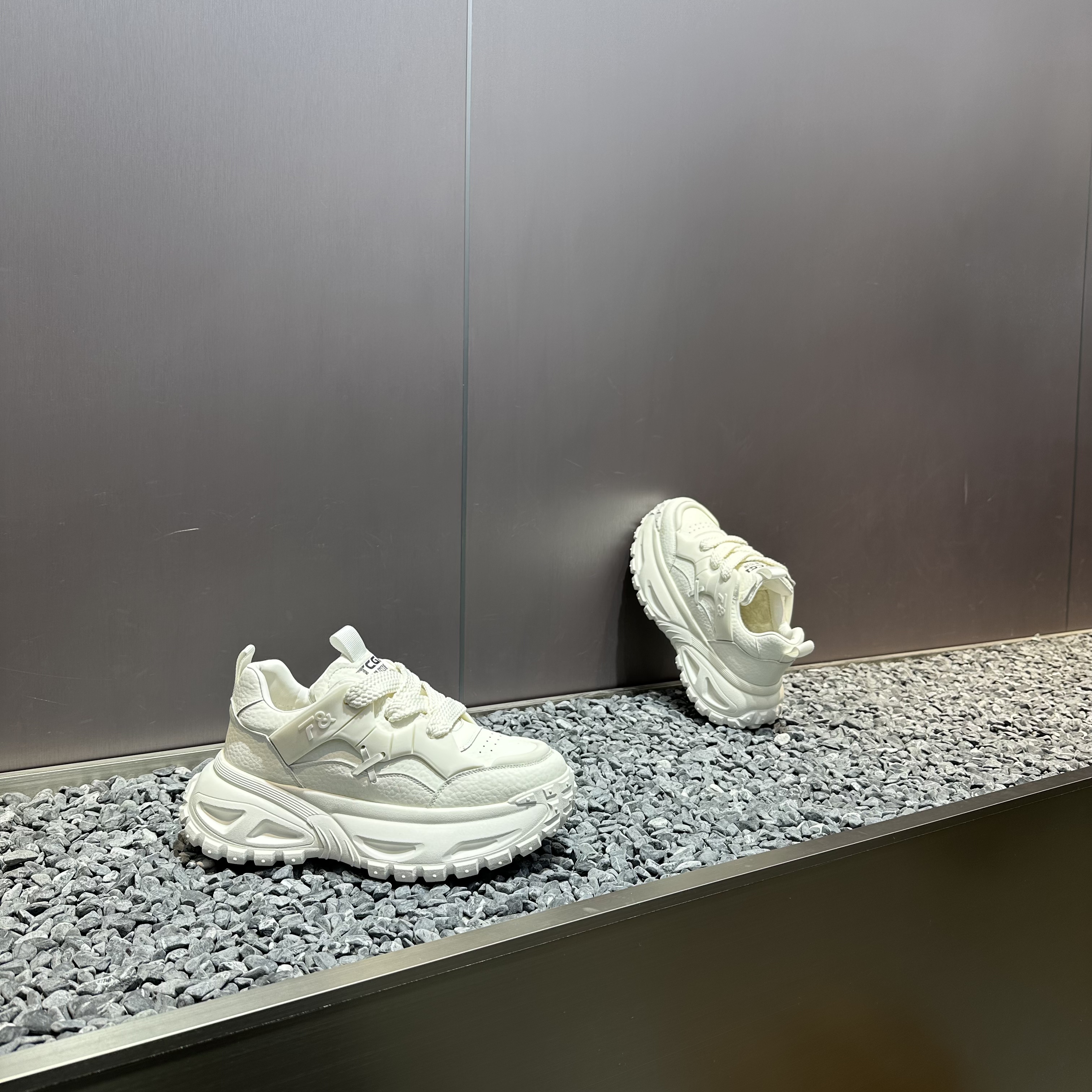 男士秋冬新款保暖加绒厚底增高老爹鞋简约百搭时尚潮男运动休闲鞋