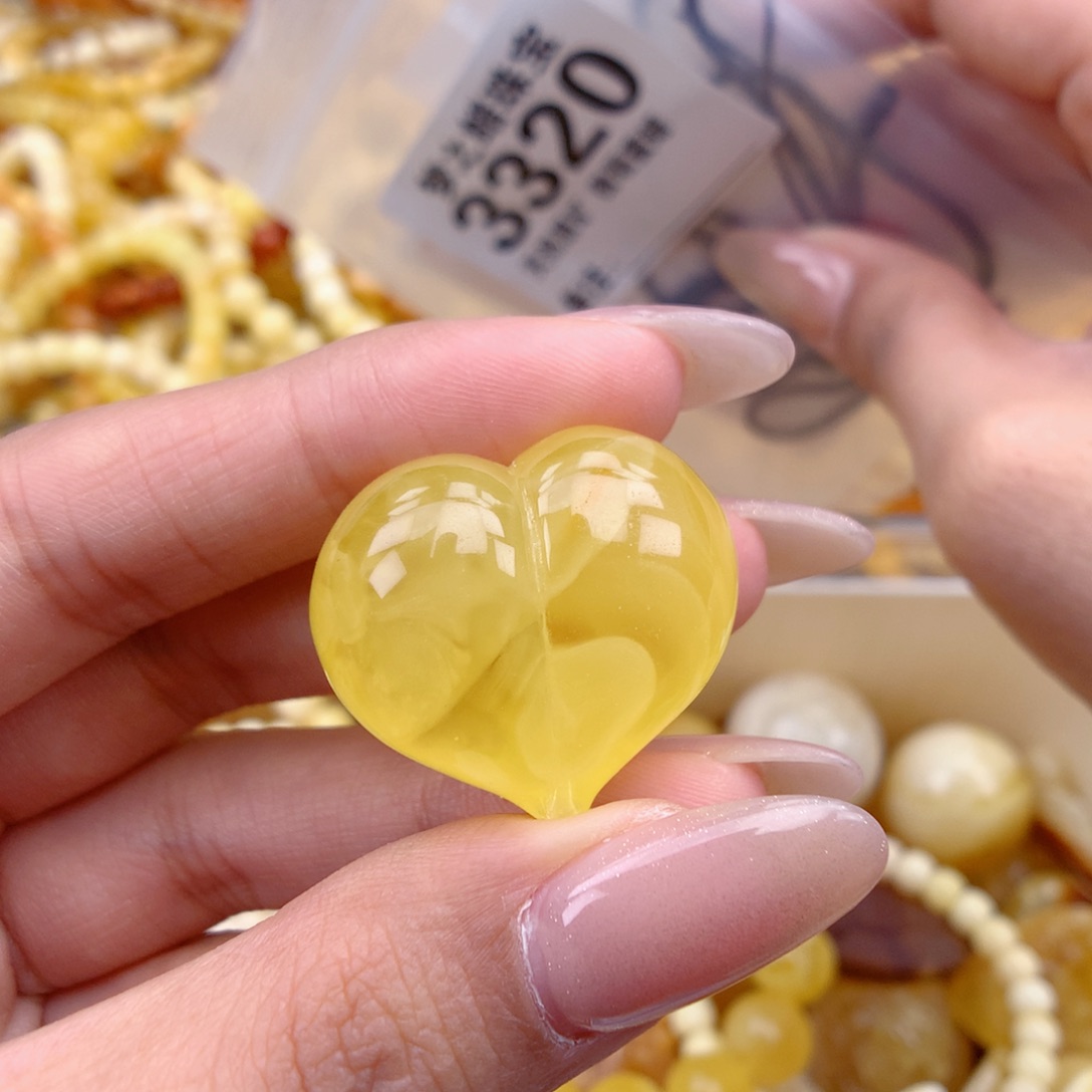 琥珀未镶嵌珠宝奇石