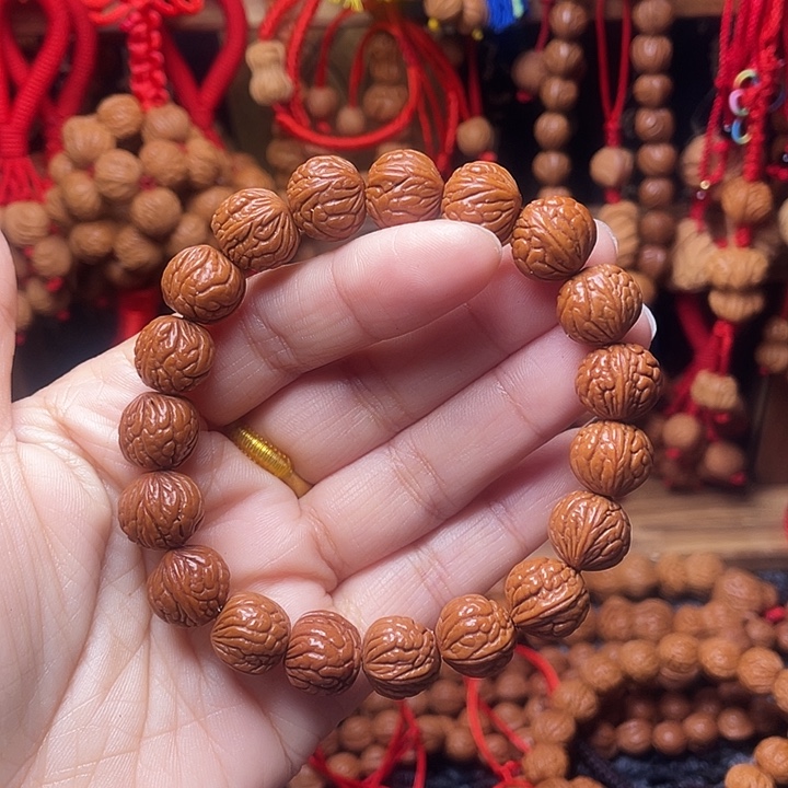 木质类龙纹桃枭挂件