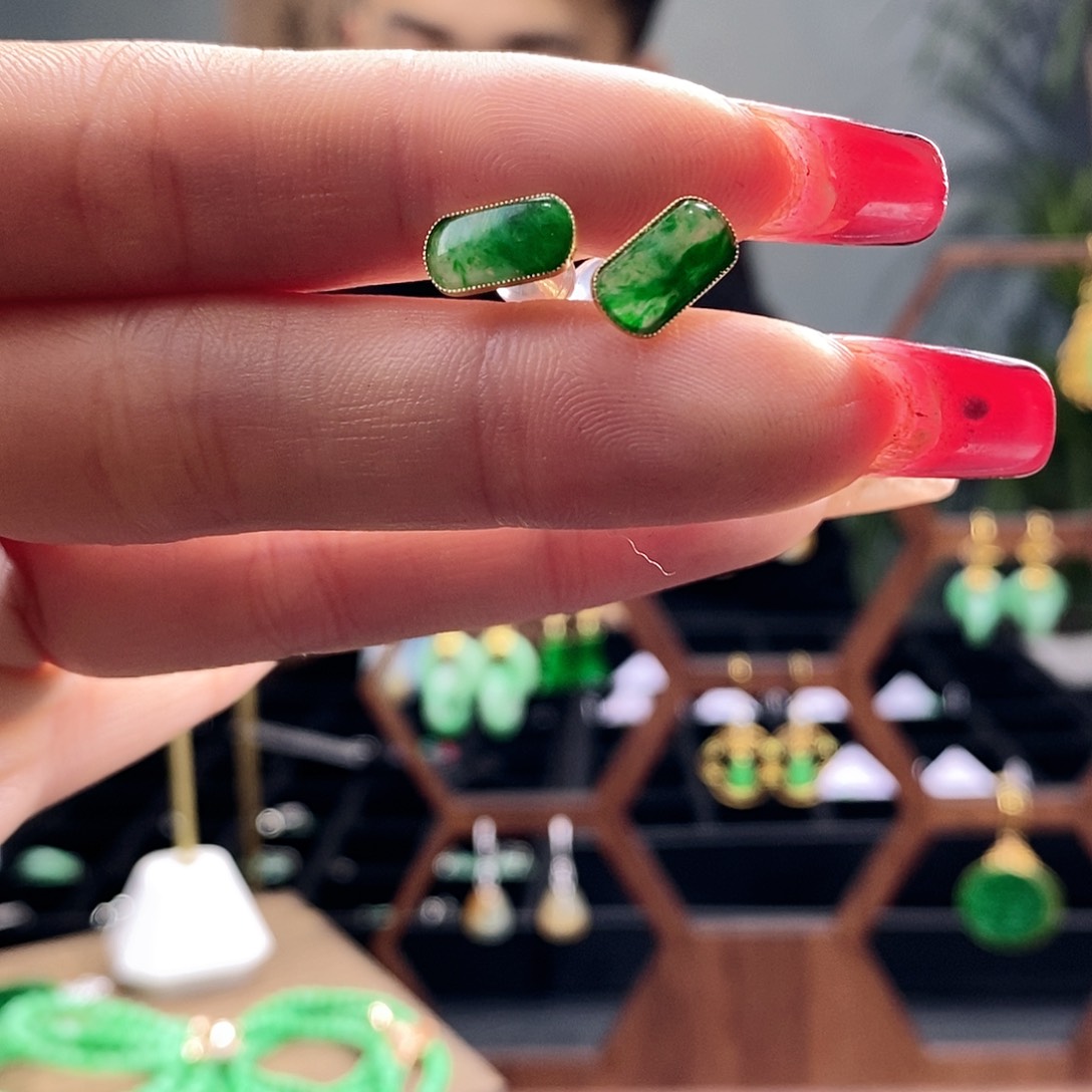 翡翠耳饰18K金镶嵌翡翠