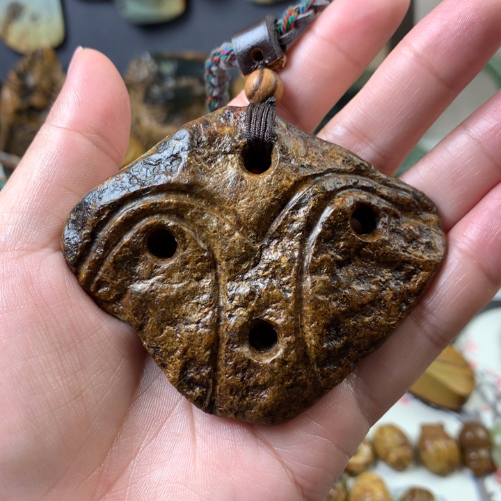 岫岩河磨玉（透闪石质玉）挂件未镶嵌