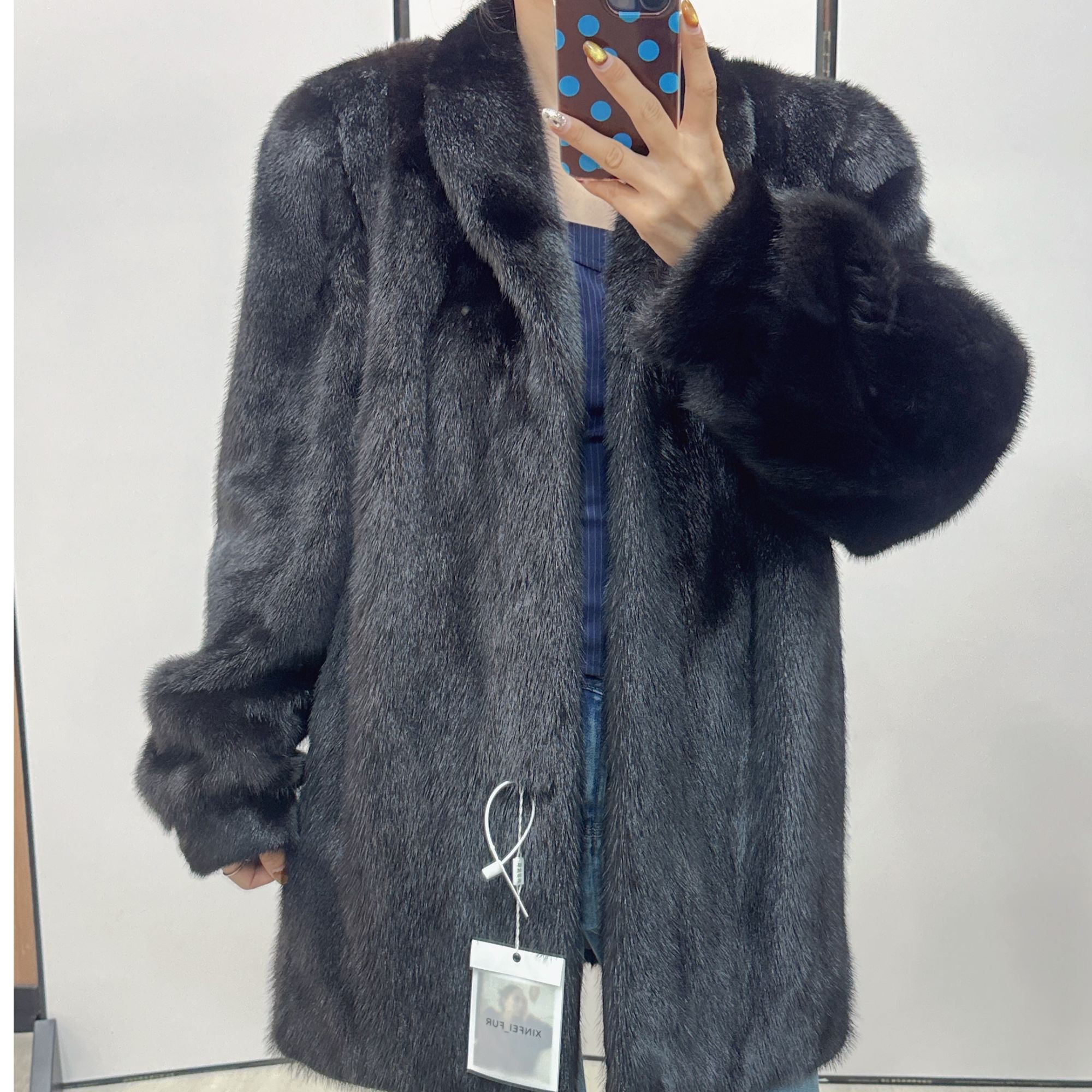 B126，XL，黑色立领直筒收口袖水貂外套