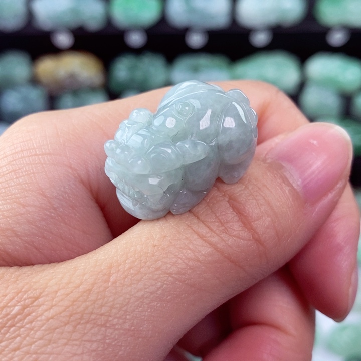 翡翠颈饰未镶嵌天然