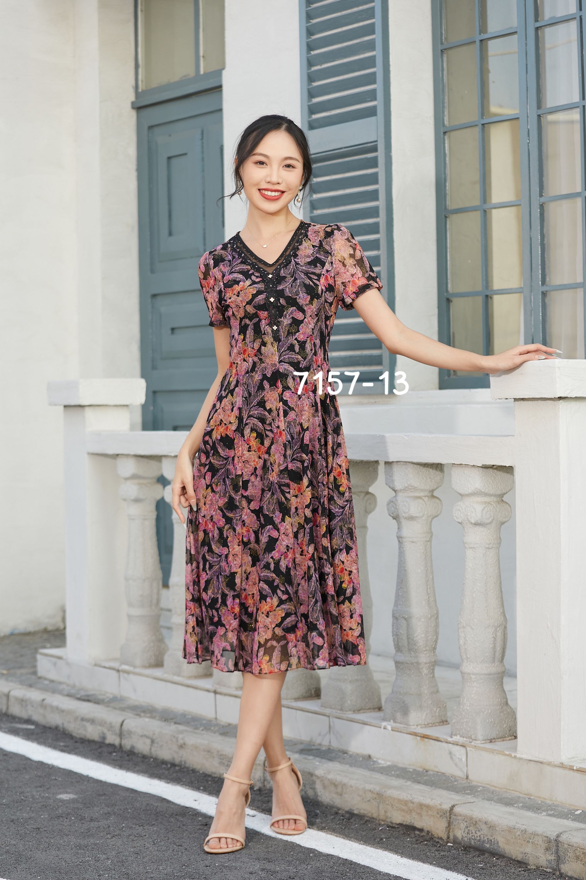 卓金来2025中年妈妈装透气短袖碎花台湾纱女装连衣裙7157-13