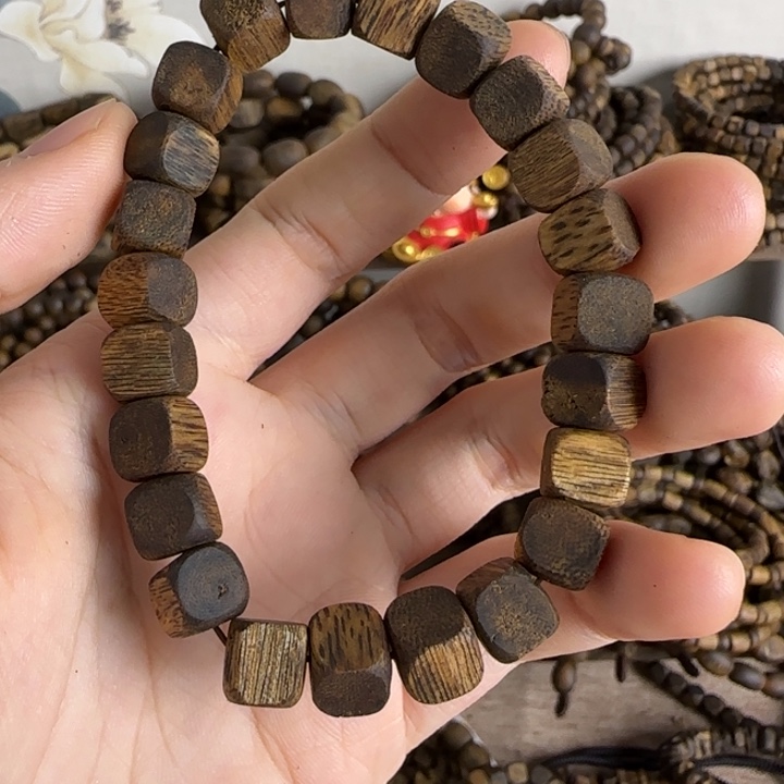 盐***颜珠串奇楠沉香08方糖7.64克