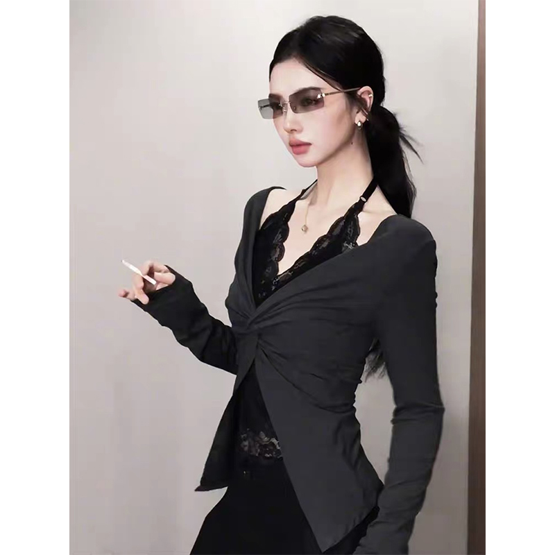 大码胖mm纯欲风长袖t恤女法式蕾丝挂脖修身显瘦假两件百搭上衣潮