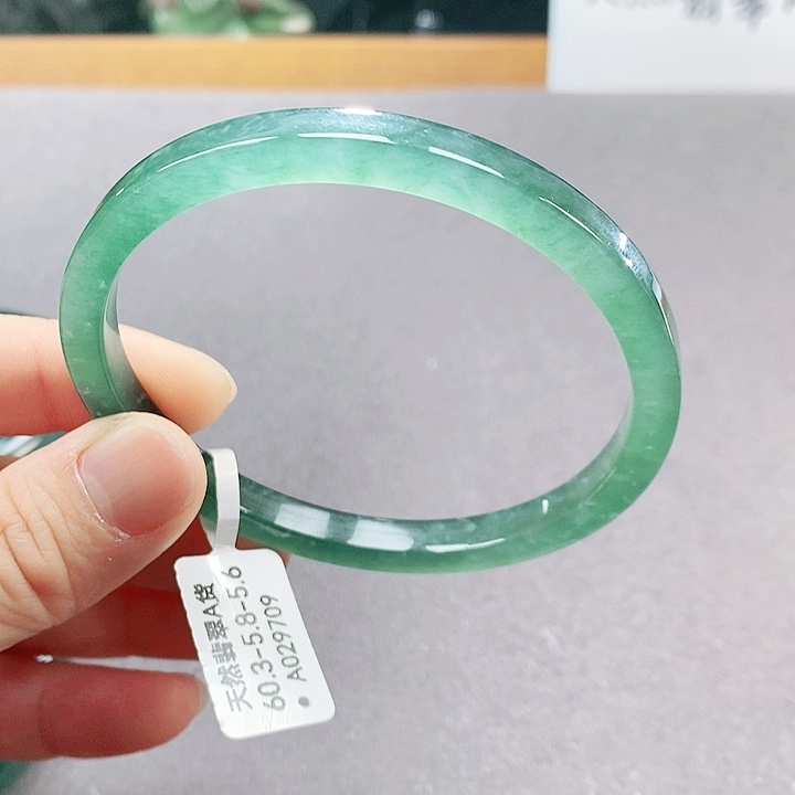 【闪购商品】翡翠手镯（圆镯）未镶嵌