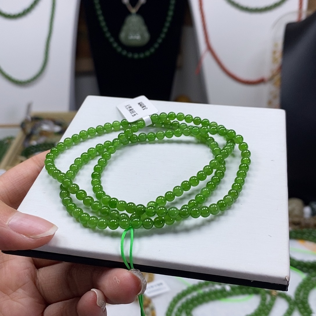 和田玉（碧玉）颈饰未镶嵌