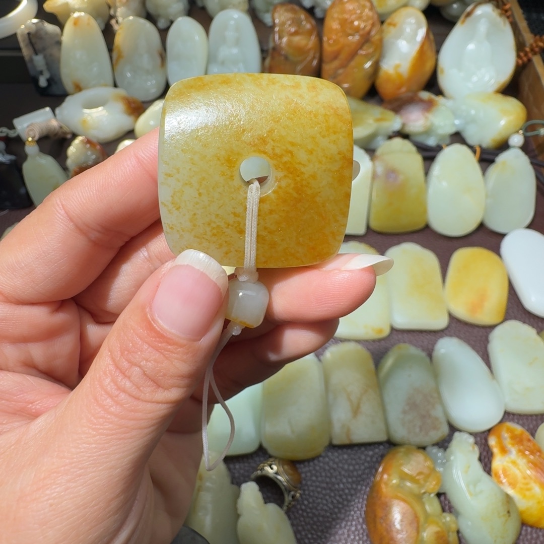 和田玉未镶嵌吊坠(不含链)