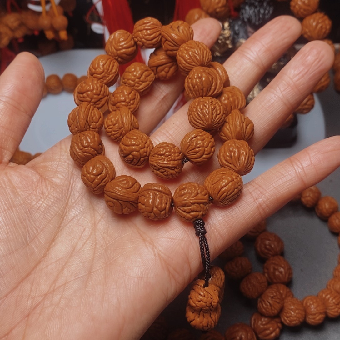 张***姐桃核吊坠桃枭手持1