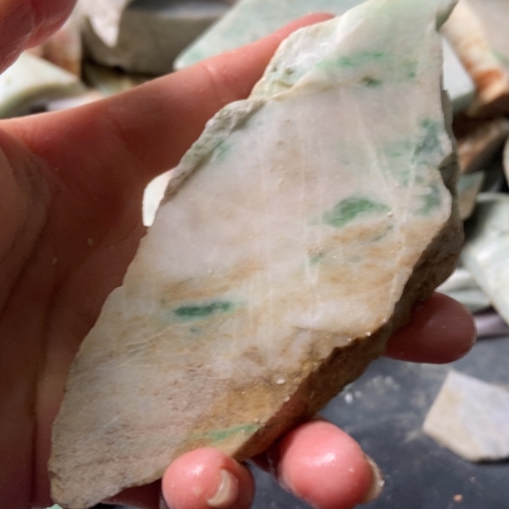 翡翠颈饰未镶嵌天然翡翠