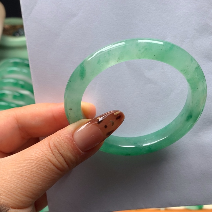 石英质玉未镶嵌手镯