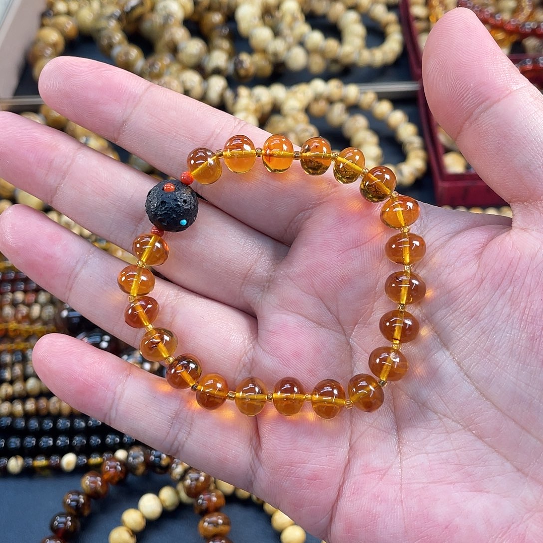 琥珀未镶嵌裸石8mm金珀