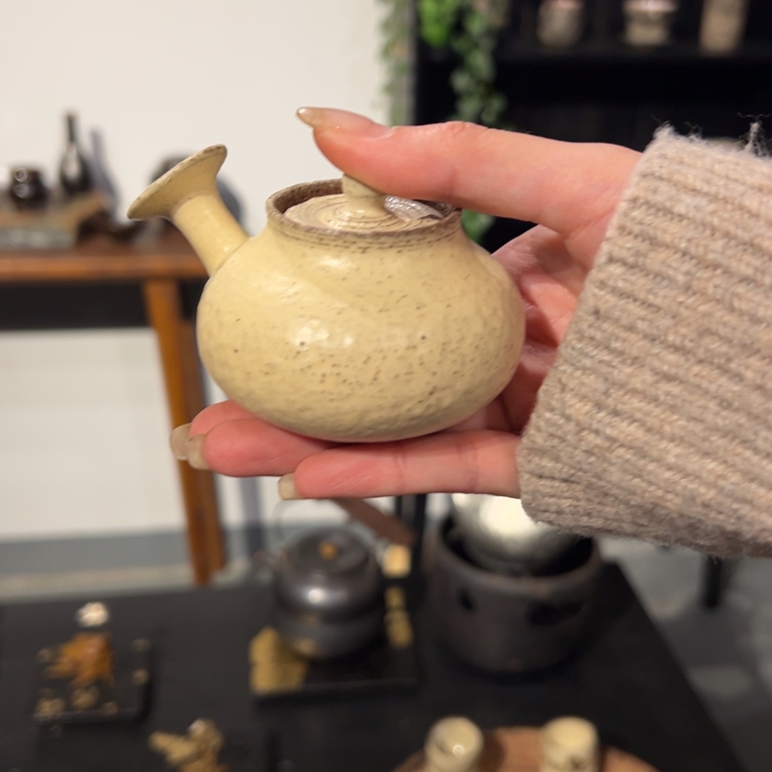 陶瓷。       陶瓷。     