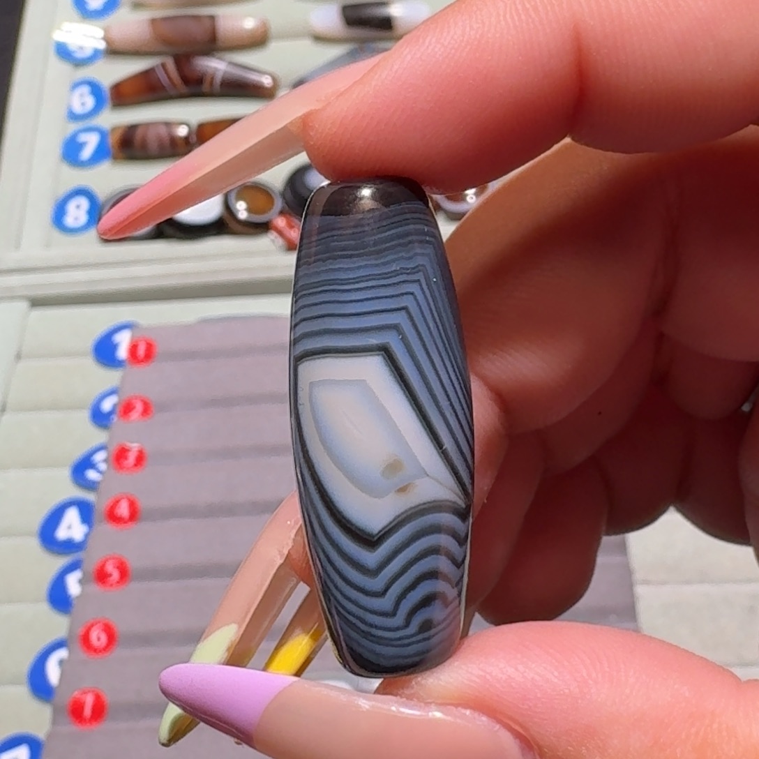 榴***冰玛瑙/玉髓未镶嵌颈饰