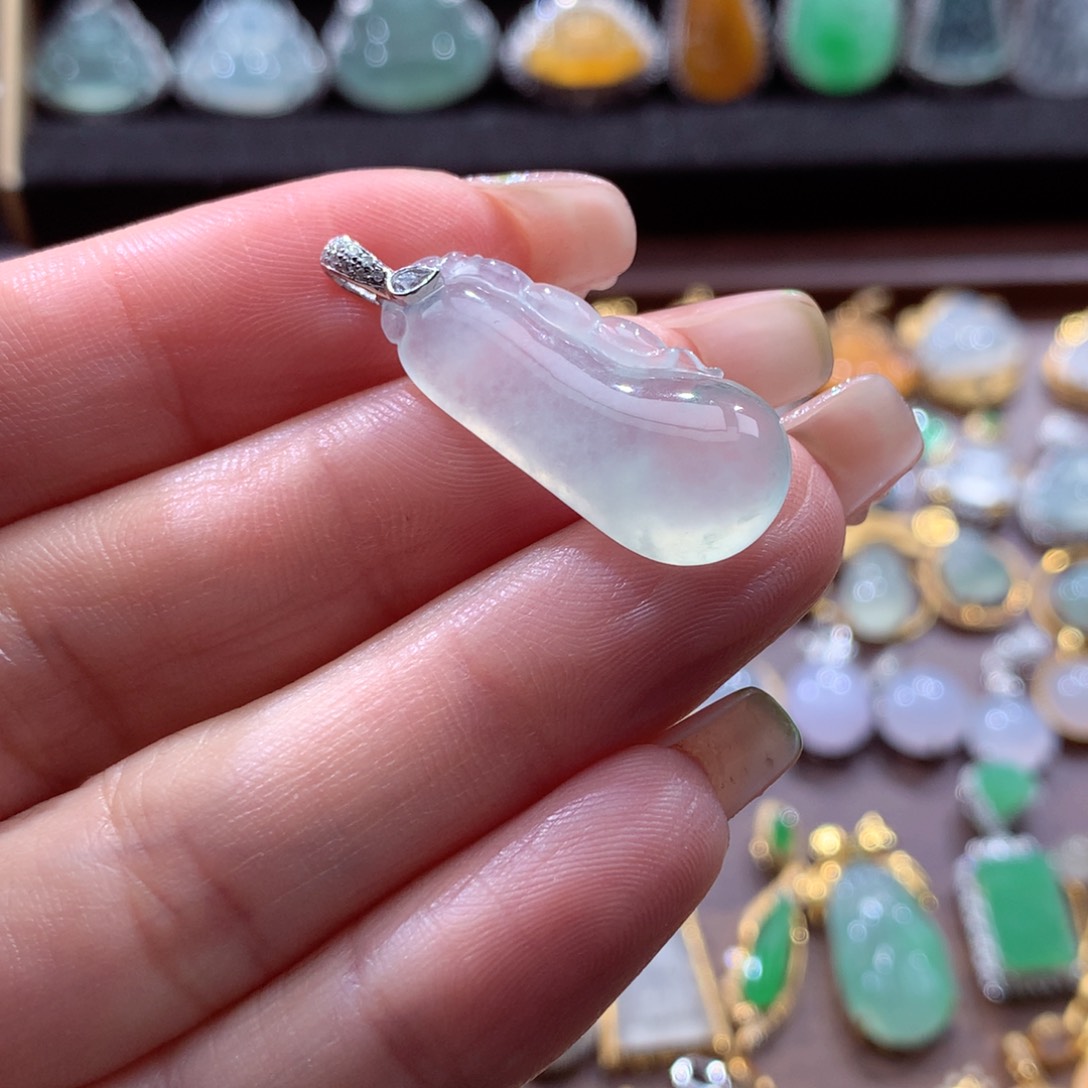 翡翠18K金镶嵌挂件翡翠