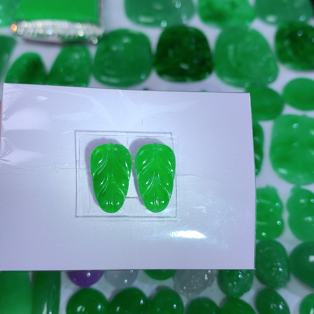 翡翠颈饰未镶嵌天然翡翠