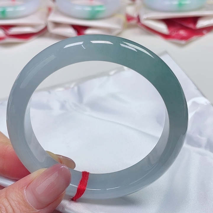 翡翠手镯未镶嵌缅甸翡翠