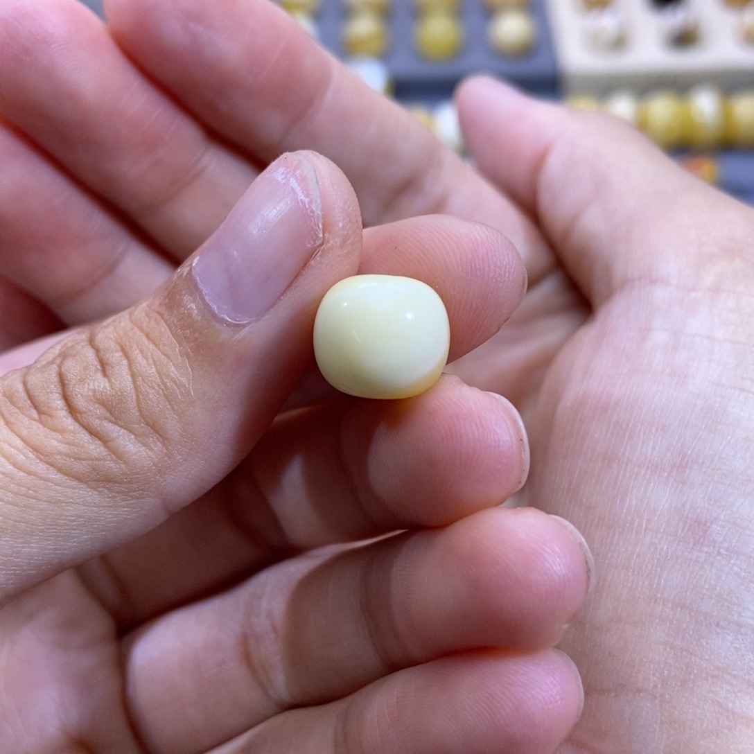 琥珀珠宝奇石未镶嵌游*桥