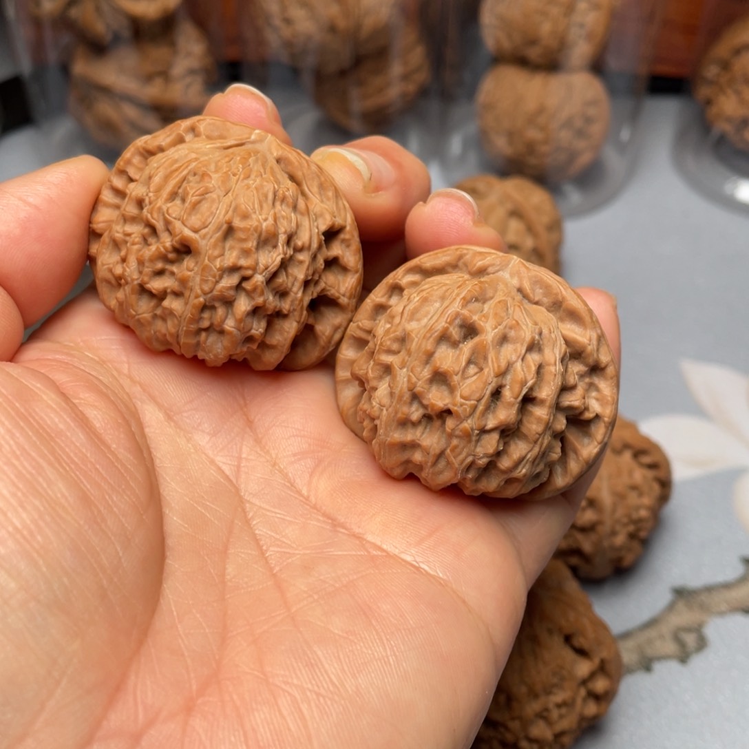 【闪购商品】文玩核桃吊坠球白………