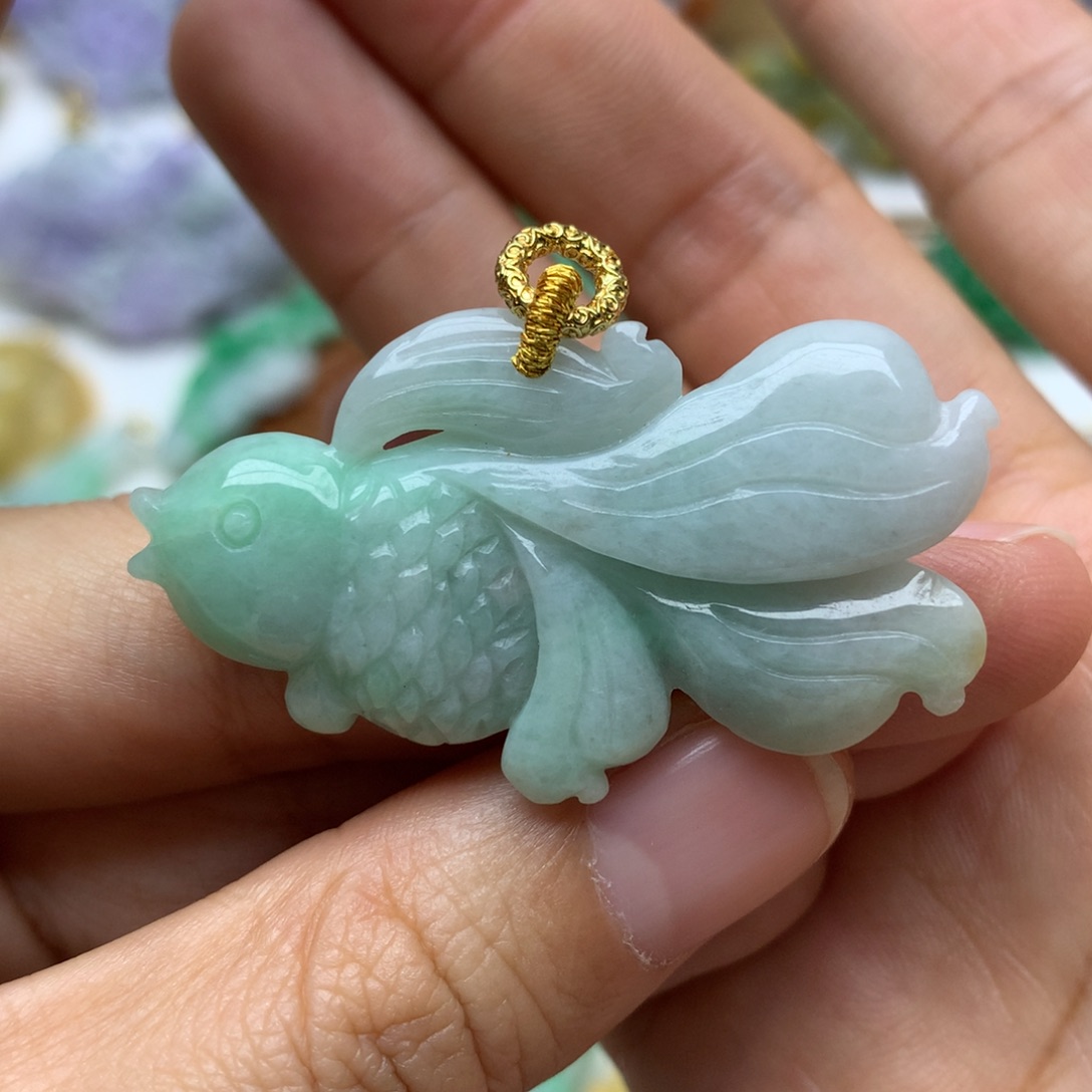 翡翠颈饰未镶嵌翡翠