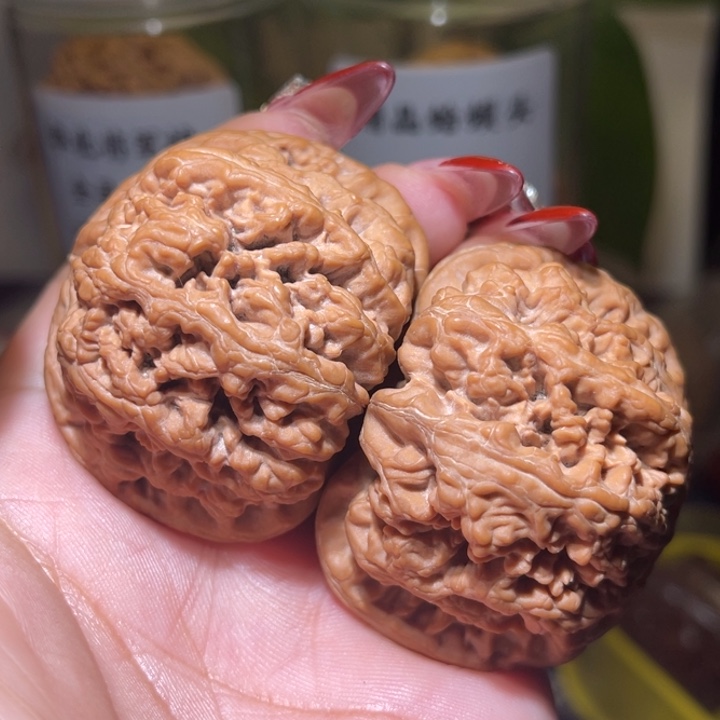 桃核把件                  47