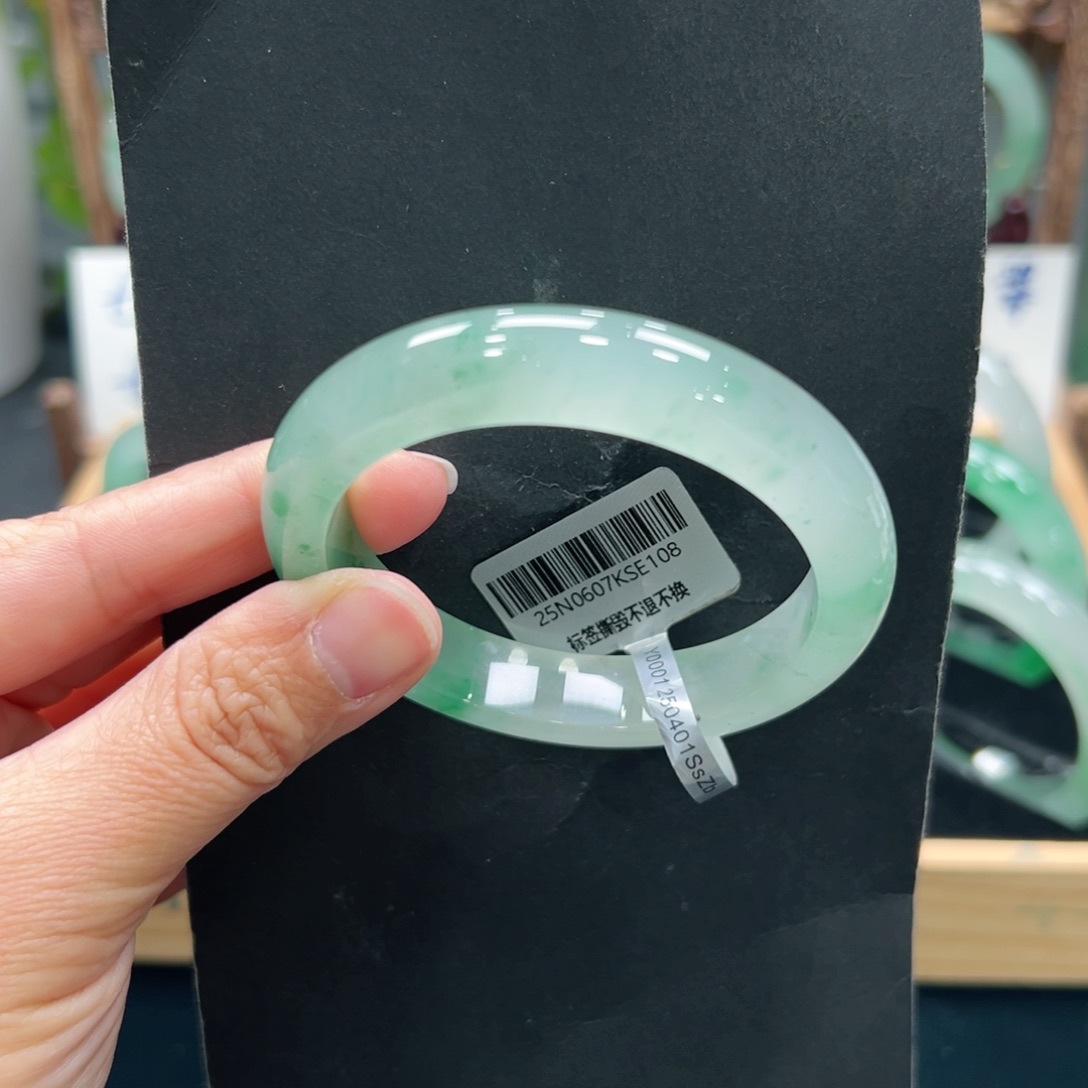 N***e石英质玉未镶嵌手镯➕佳佳55