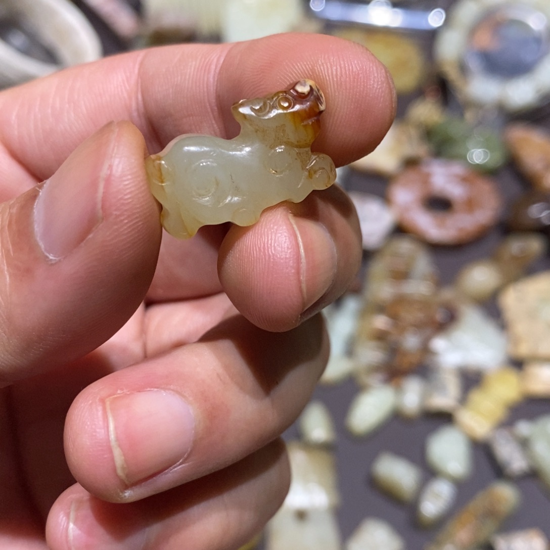 @***曼和田玉（糖玉）未镶嵌颈饰