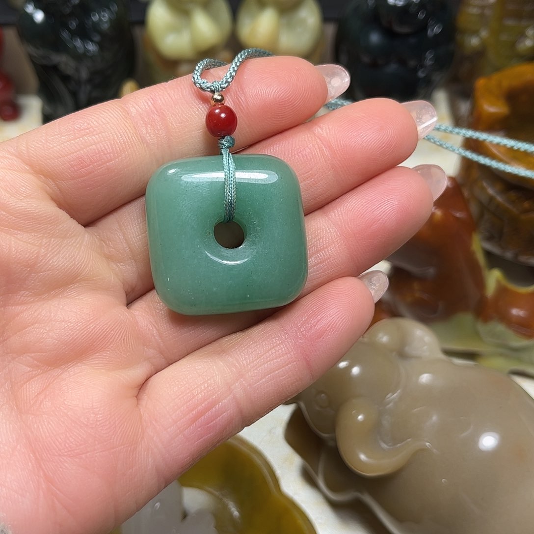 白玉菩提吊坠白玉菩提吊坠