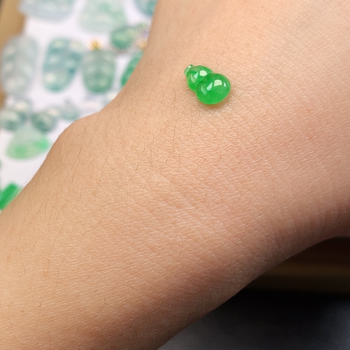 翡翠吊坠(不含链)未镶嵌葫芦