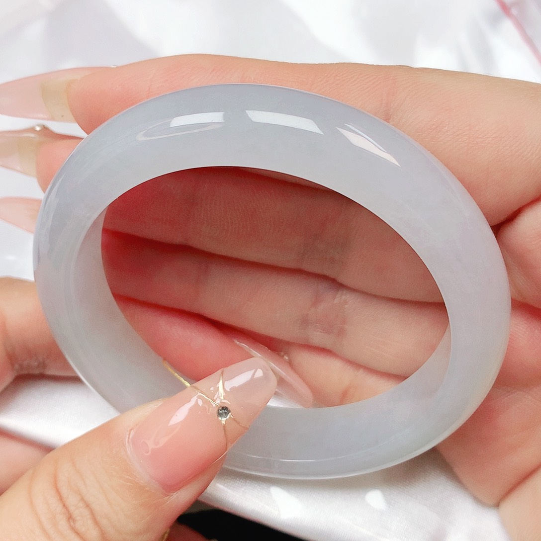 翡翠手镯未镶嵌抖音755