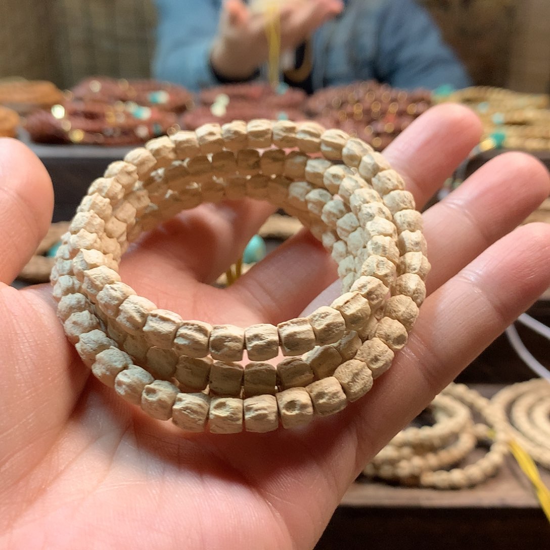 柏香籽/百香籽吊坠粉皮方块龙脊多棱顺