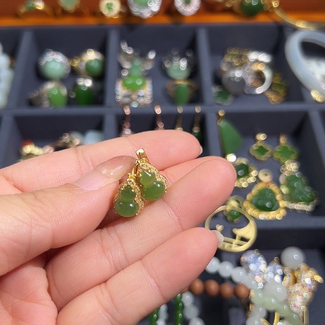 和田玉（碧玉）银S925镶嵌耳饰