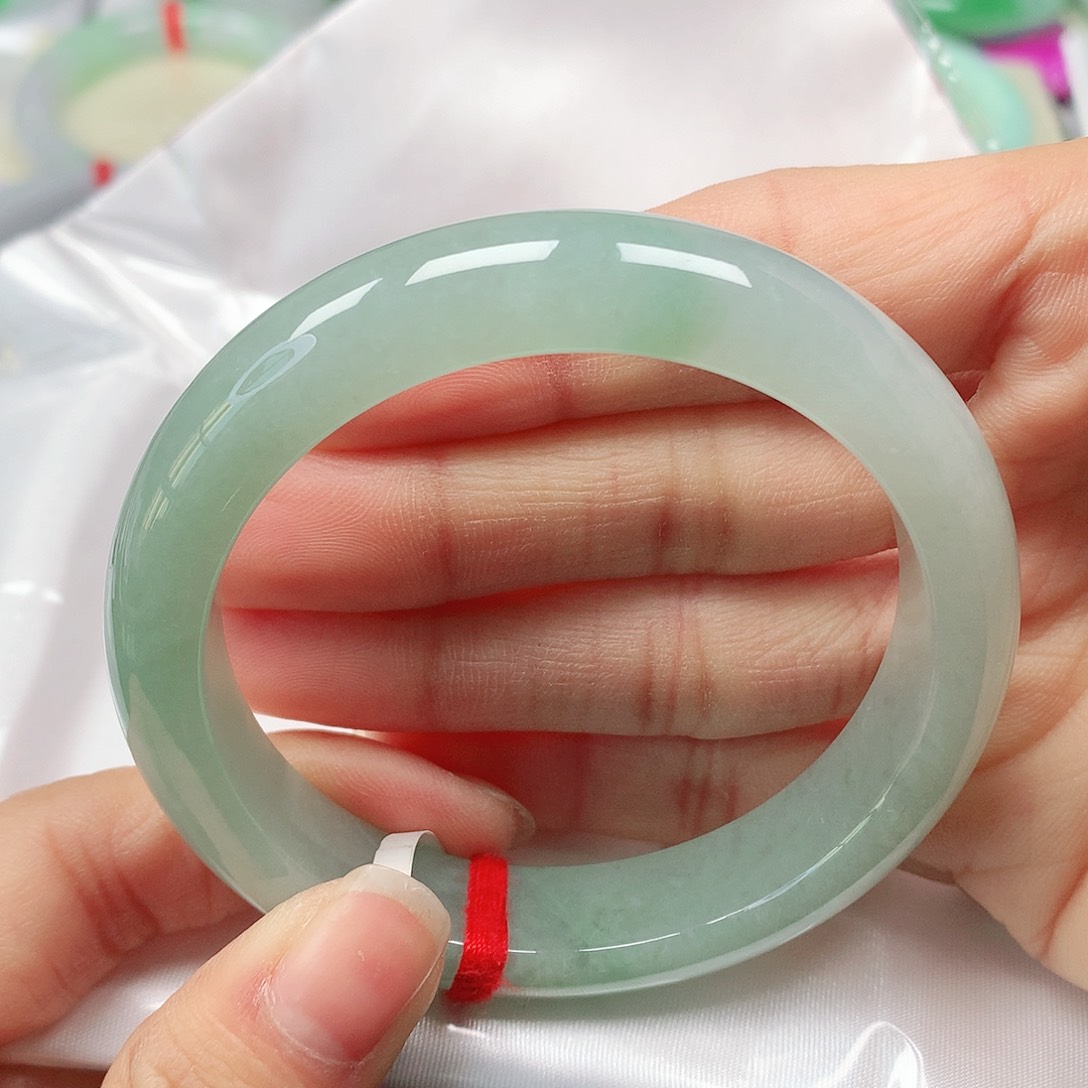 翡翠手镯未镶嵌天然翡翠手镯52