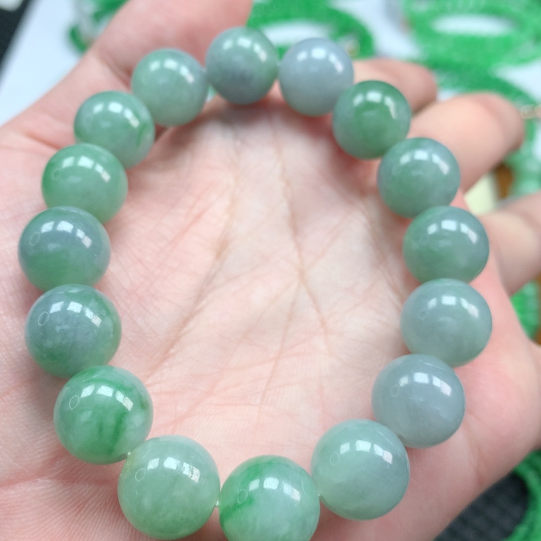 翡翠手链未镶嵌翡翠