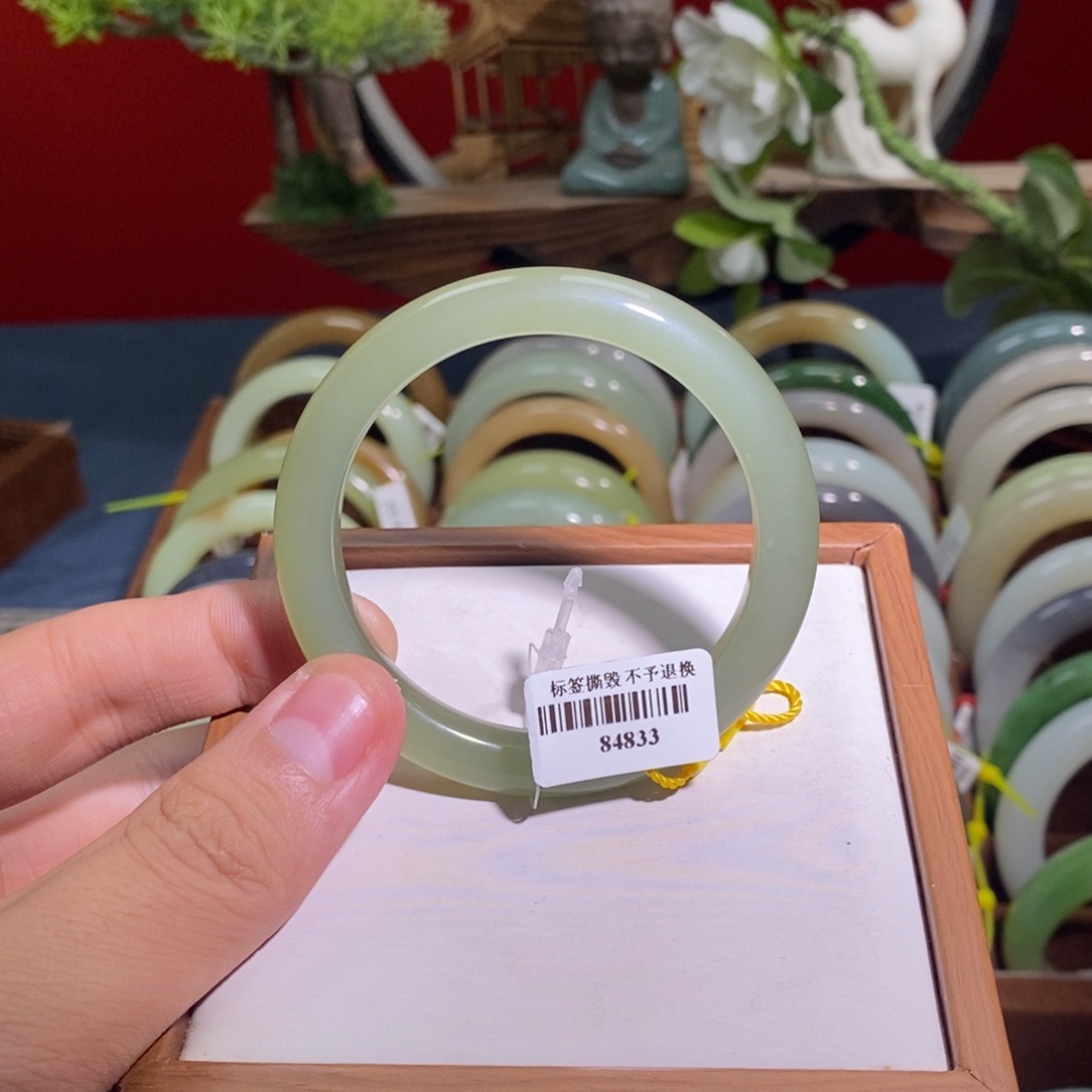 和田玉未镶嵌手镯54/55有纹