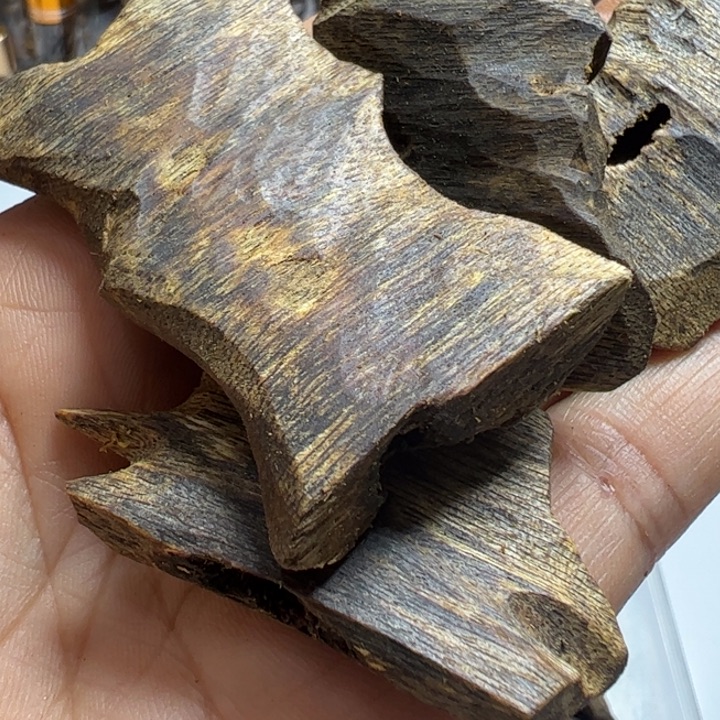 沉香沉香碎屑紫罗兰块料50克