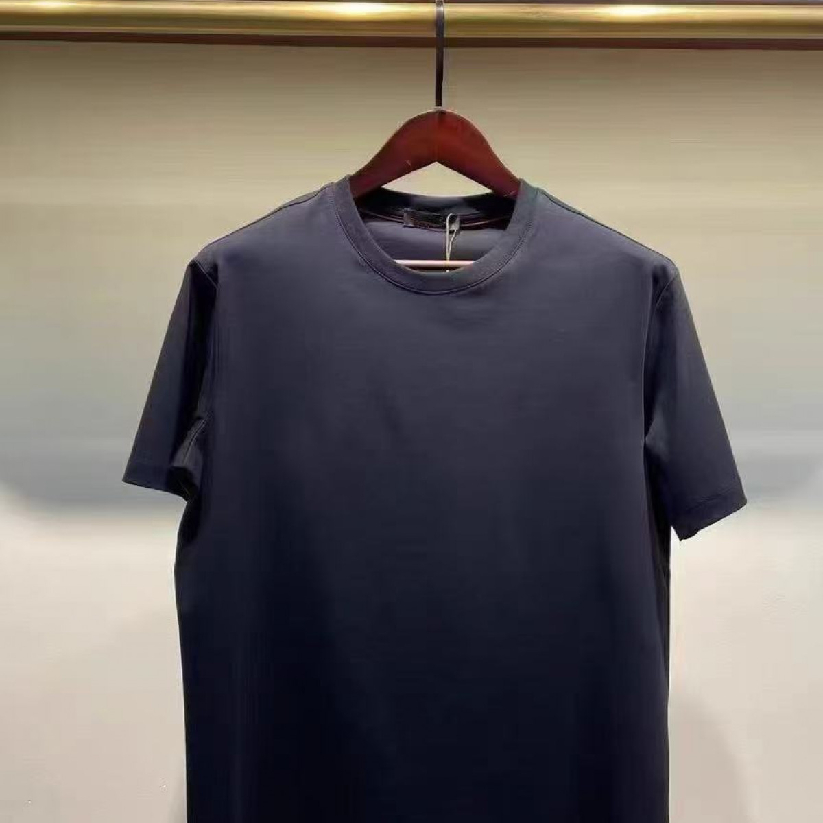 三角素硅胶舒适圆领T恤