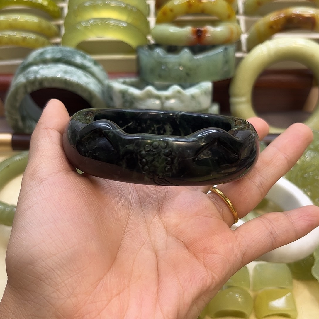 蛇纹石玉未镶嵌手镯5号60.2微瑕