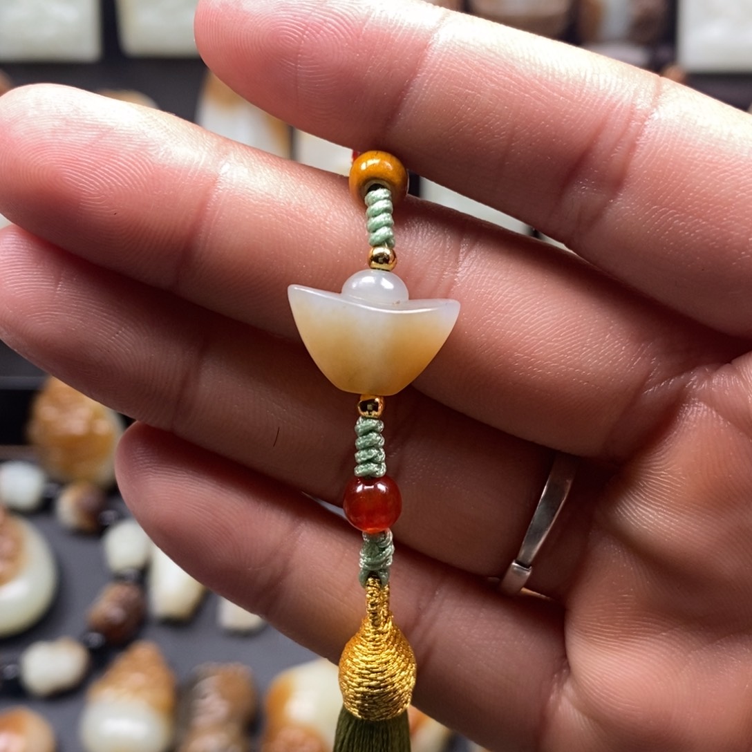 和田玉颈饰未镶嵌