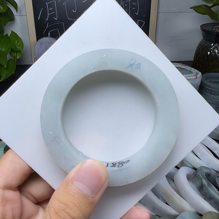 小***小未镶嵌晴底色定制翡翠