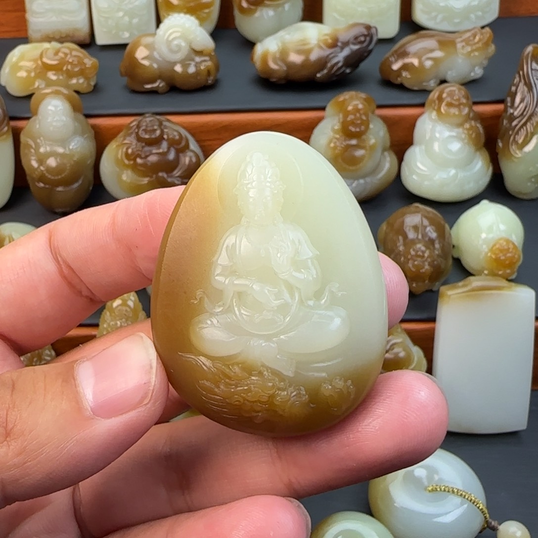 和田玉（糖玉）颈饰未镶嵌