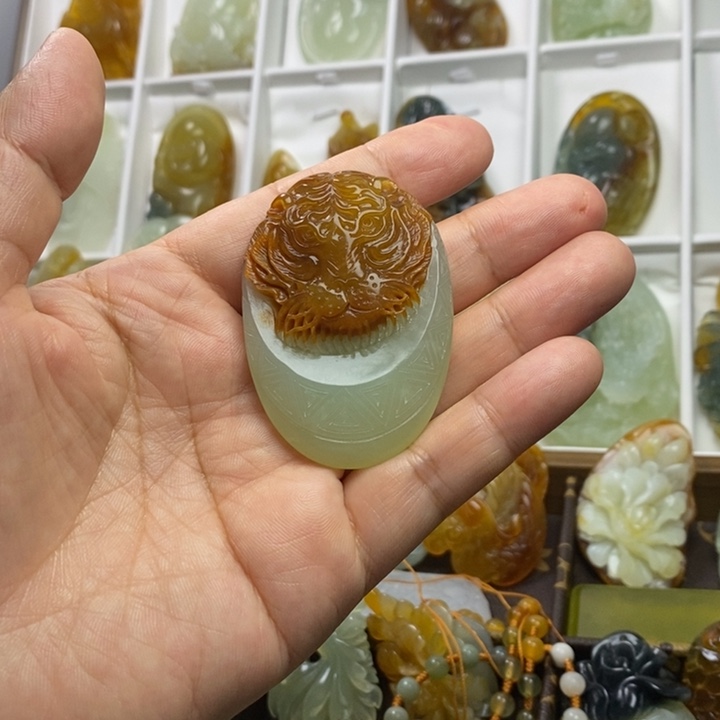 未镶嵌蛇纹石玉颈饰笑*尘